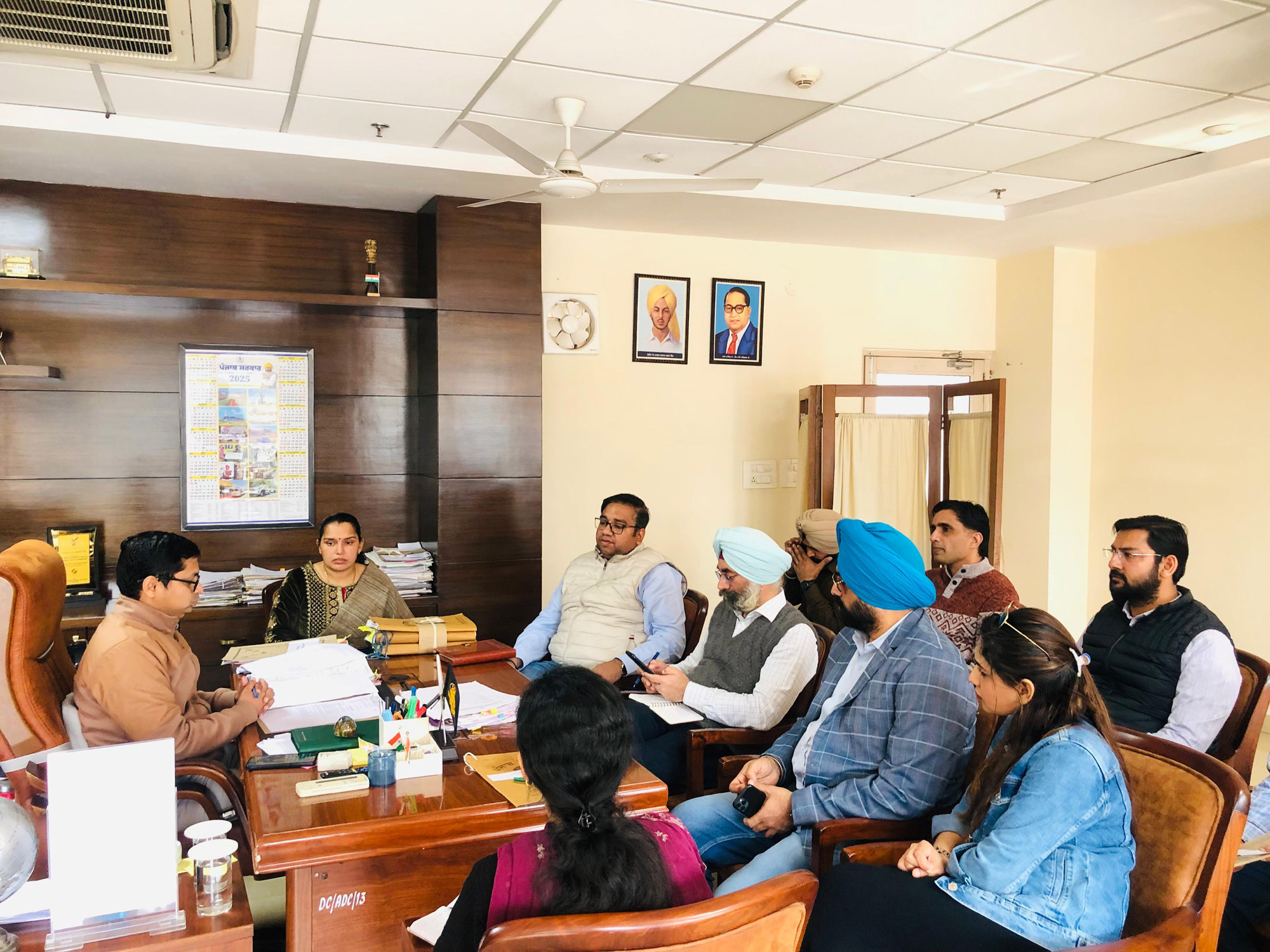 District Committee discusses compensation cases in unidentified vehicle cases